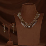 Load image into Gallery viewer, Gold pearl necklace with hangings - GSP0420