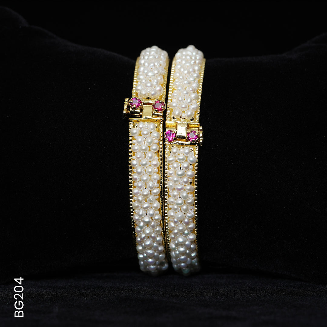 ALLOY GOLD PLATED SEED PEARL BANGLE PAIR (BG204)