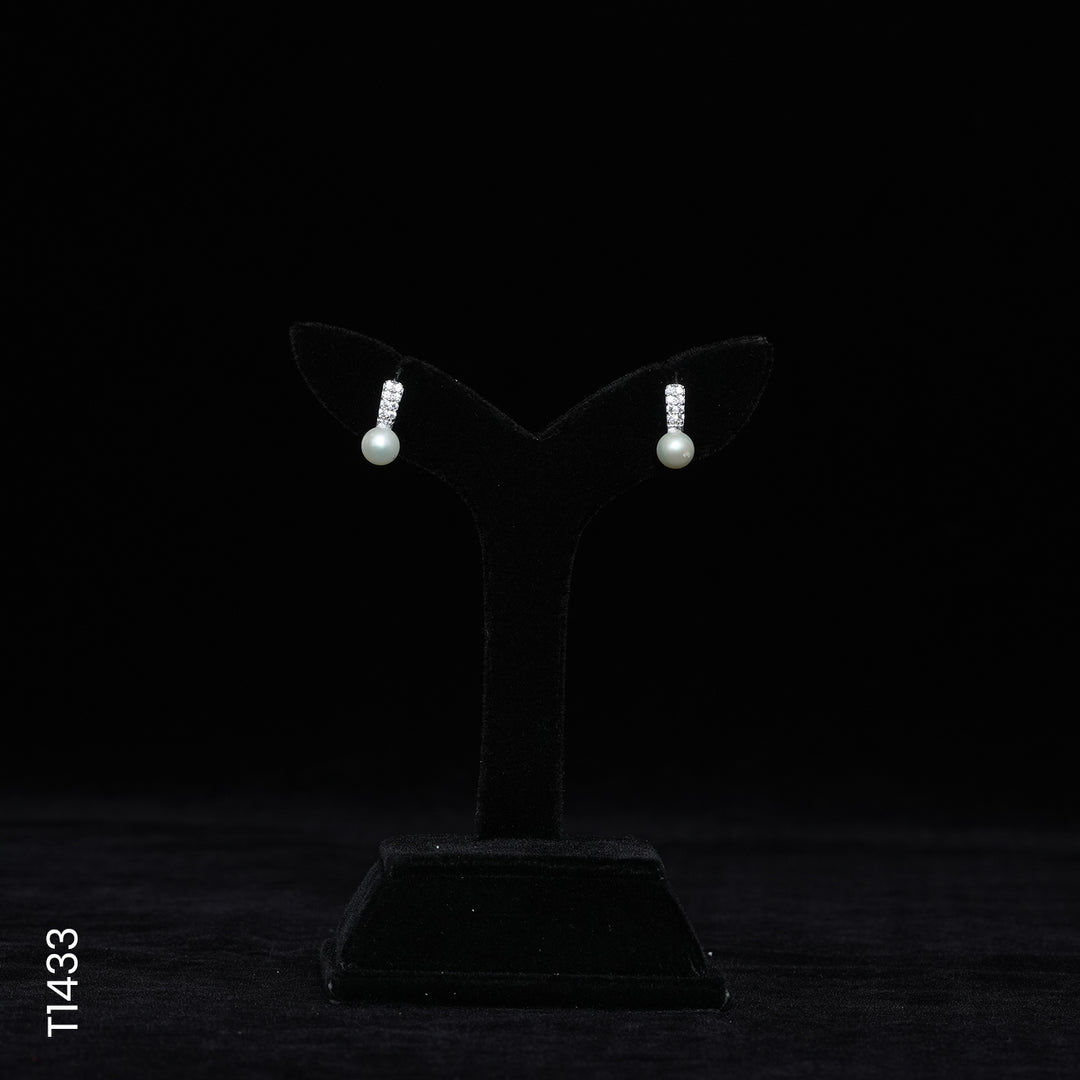 SILVER PEARL TOP HANGING WITH CZ (T1433)