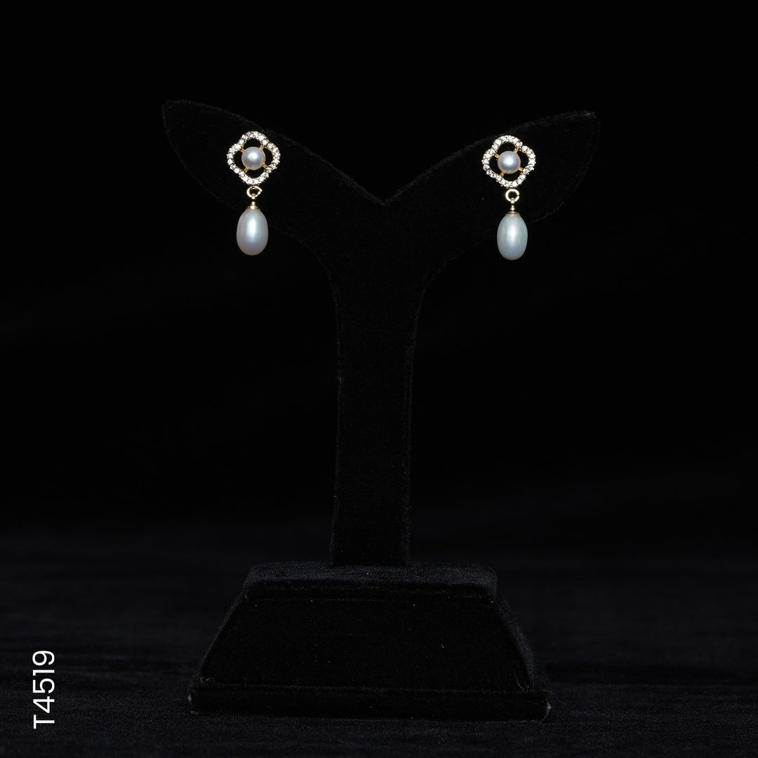 ALLOY GOLD PLATED PEARL HANGING WITH CZ (T4519)