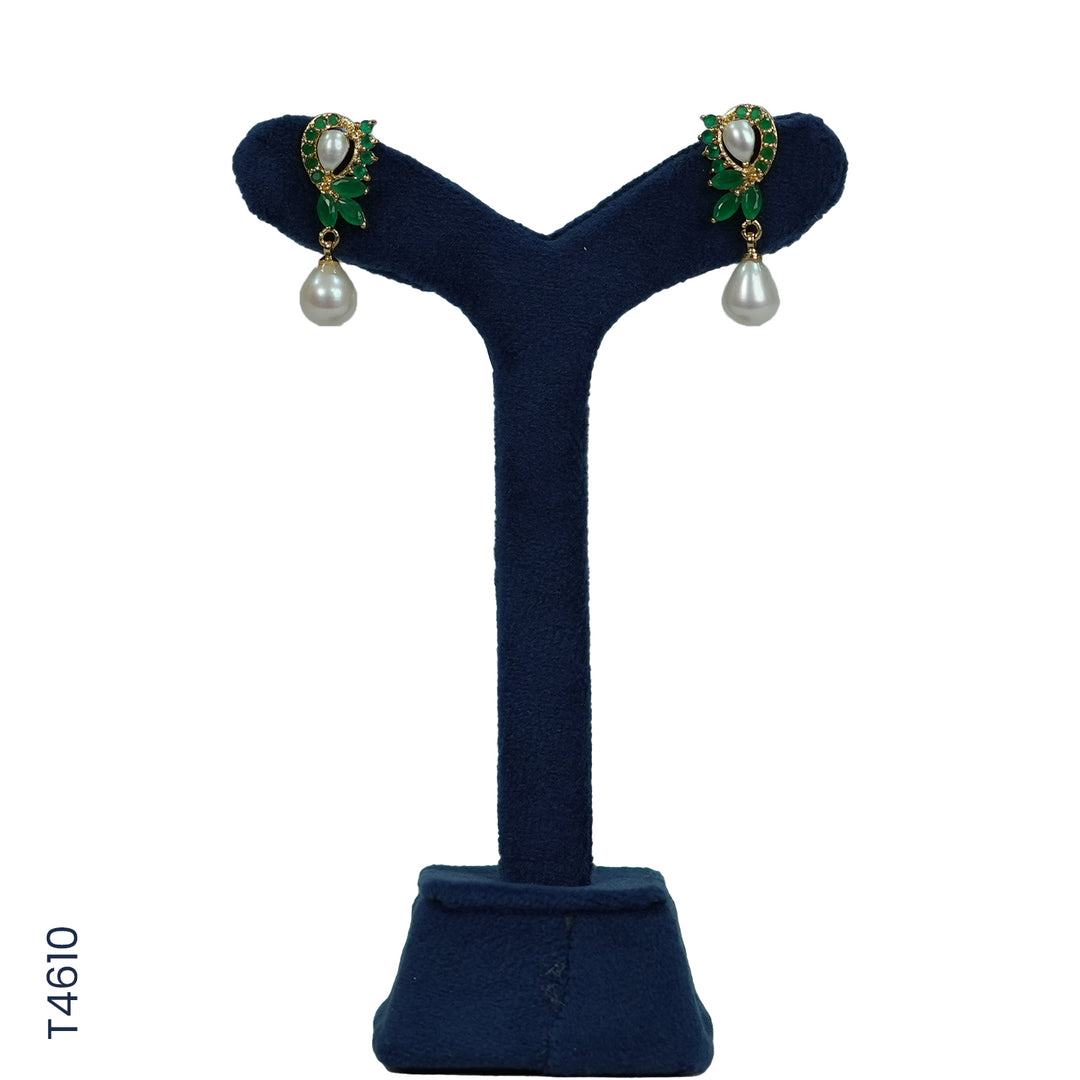 ALLOY GOLD PLATED PEARL HANGING WITH GREEN COLOUR STONE & PEARLS (T4610)