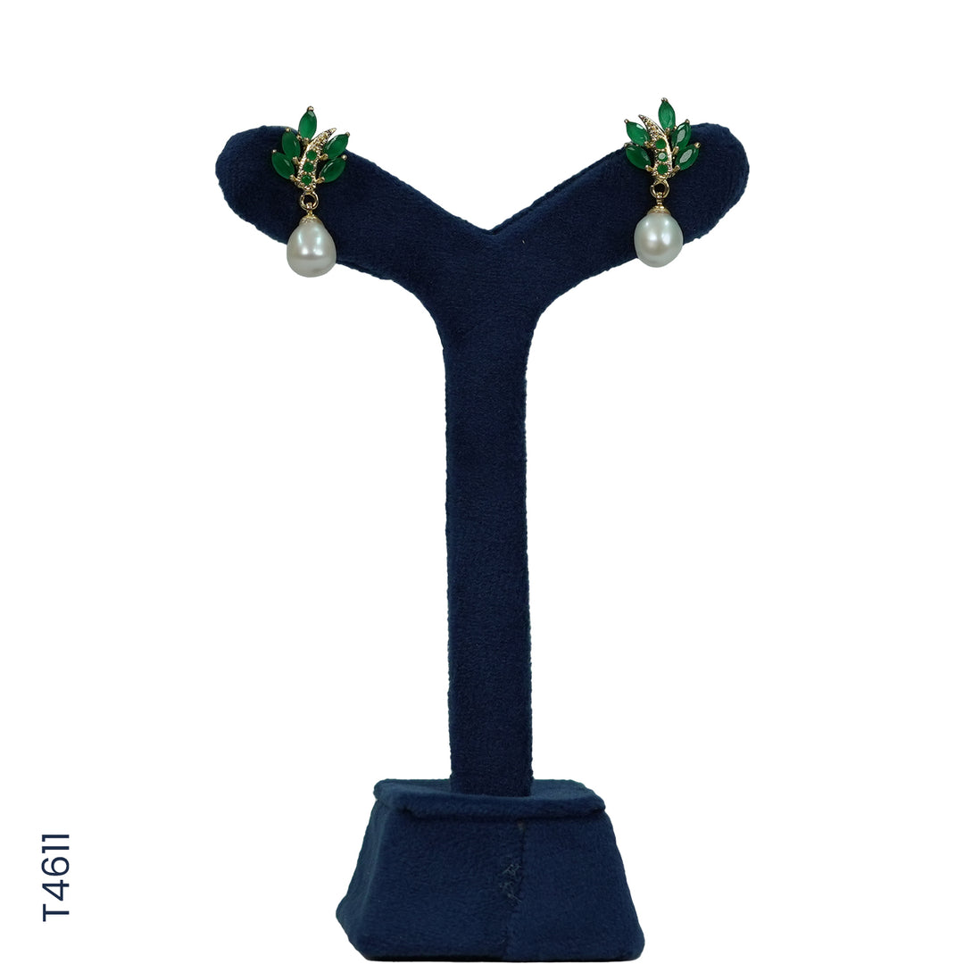 ALLOY GOLD PLATED PEARL HANGING WITH GREEN COLOUR STONE & PEARLS (T4611)